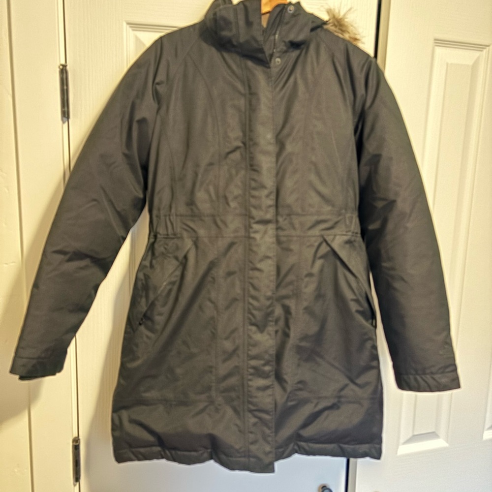 The North Face Women’s Down Coat wit faux fur on hood.
